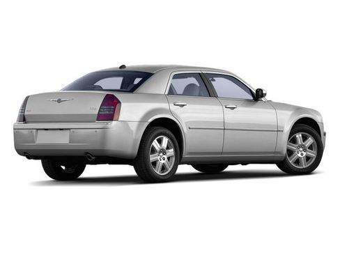 Used 2010 Chrysler 300 Touring RWD image 2