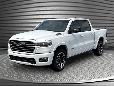 Used 2025 RAM 1500 Laramie w/ Laramie Southwest Edition AWD/4WD image 3