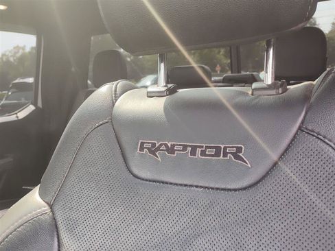 Used 2018 Ford F150 Raptor w/ Equipment Group 802A Luxury AWD/4WD image 12