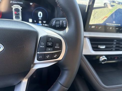 Certified 2025 Ford Explorer Active image 31