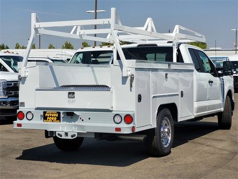 New 2025 Ford F350 XL w/ XL Chrome Package image 4