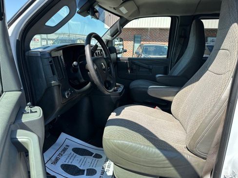 Used 2019 Chevrolet Express 3500 LT w/ LT Preferred Equipment Group RWD image 18