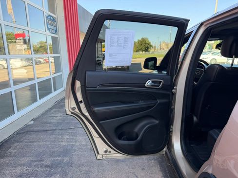 Used 2014 Jeep Grand Cherokee Limited AWD/4WD image 11