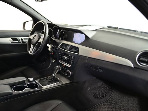 Used 2013 Mercedes-Benz C 300 Sport image 21