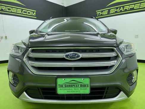 Used 2017 Ford Escape SE w/ Equipment Group 201A image 3