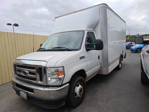 Used 2022 Ford E-350 and Econoline 350 Super Duty w/ Power Windows & Locks Group RWD image 18