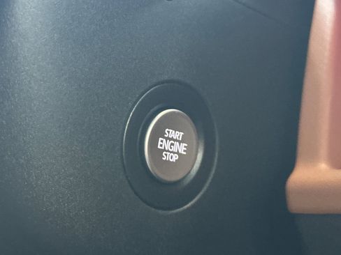 New 2025 Volkswagen ID. Buzz Pro S Plus RWD image 22