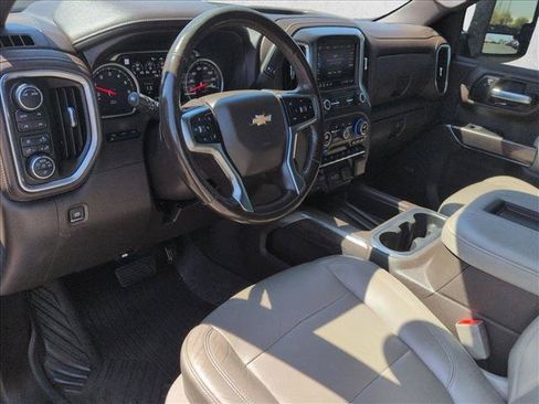 Used 2020 Chevrolet Silverado 1500 LTZ w/ LTZ Premium Package AWD/4WD image 13