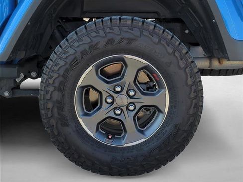 Used 2023 Jeep Gladiator Rubicon w/ Safety Group image 9
