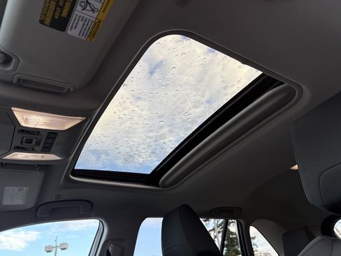 Used 2025 Toyota RAV4 XLE image 33