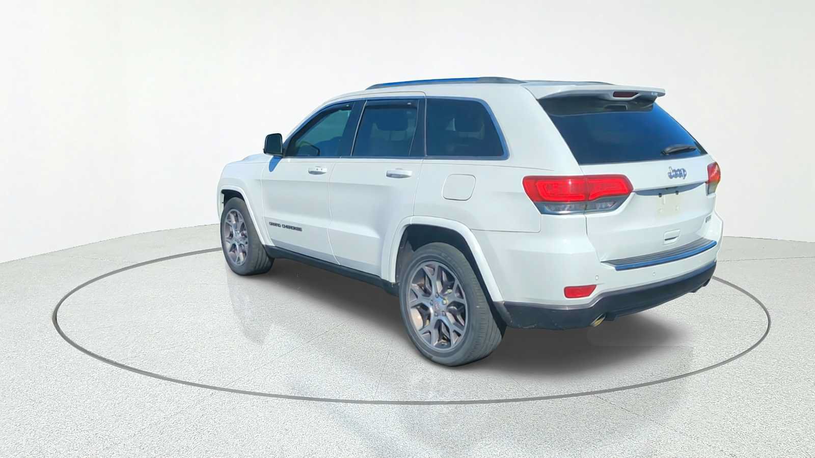 Used 2018 Jeep Grand Cherokee Limited RWD image 11