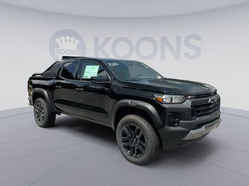 New 2025 Chevrolet Colorado Trail Boss w/ Midnight Edition image 8