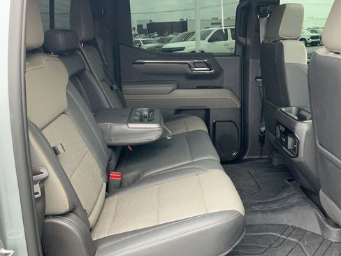 Used 2023 Chevrolet Silverado 1500 ZR2 w/ Technology Package image 18