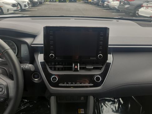 Certified 2022 Toyota Corolla Cross LE AWD/4WD image 19