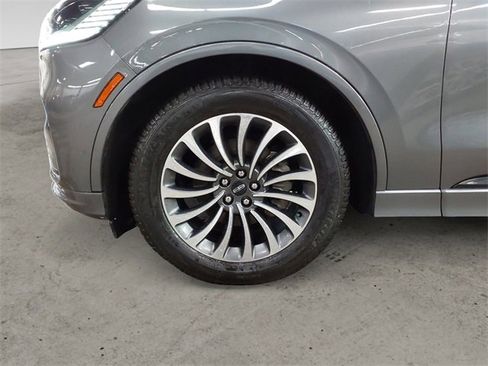 Used 2025 Lincoln Aviator Reserve w/ Equipment Group 201A image 14