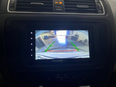 Used 2017 Volkswagen Jetta SE FWD image 66
