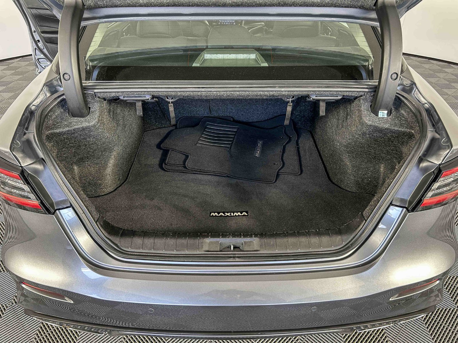 Used 2023 Nissan Maxima SV w/ Floor Mat Group FWD image 26