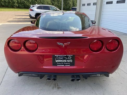 Used 2005 Chevrolet Corvette Coupe w/ Preferred Equipment Group RWD image 7