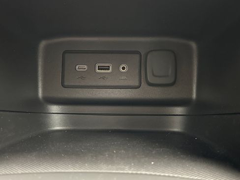 Used 2024 Chevrolet Equinox LS FWD image 23