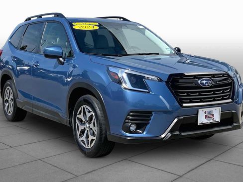 Certified 2024 Subaru Forester Premium AWD/4WD image 3