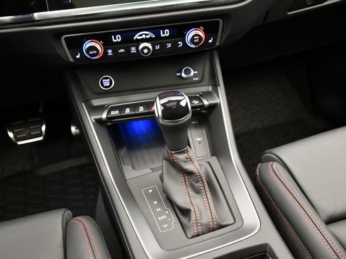 Used 2025 Audi Q3 2.0T Premium Plus w/ Premium Plus Package image 31