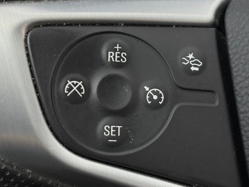 Used 2024 GMC Terrain SLE FWD image 21