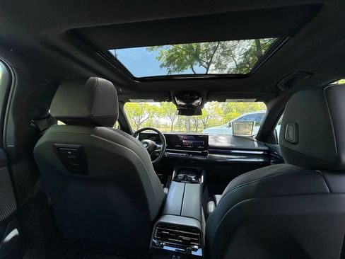 Used 2025 BMW 530i RWD image 45