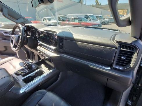 Used 2024 Chevrolet Silverado 1500 LTZ AWD/4WD image 30