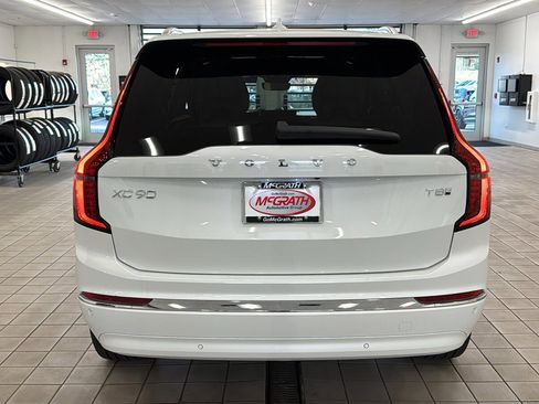 New 2026 Volvo XC90 T8 Ultra w/ Protection Package AWD/4WD image 6