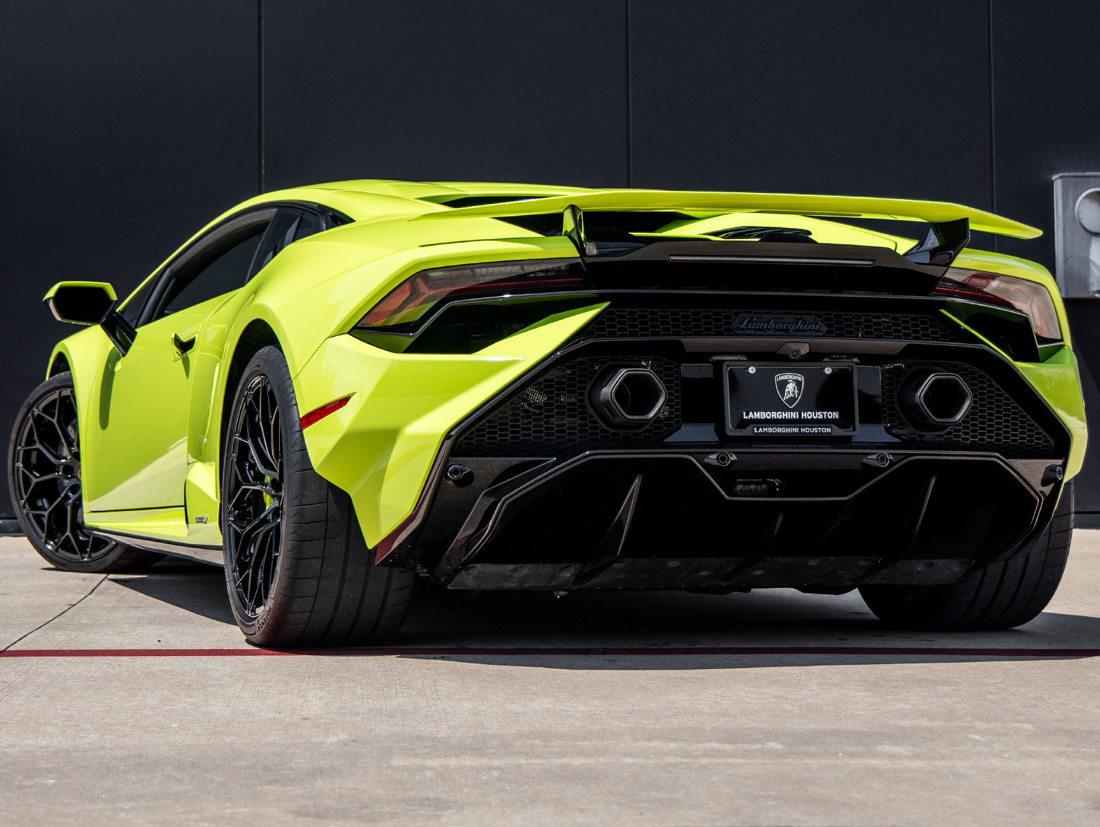 Used 2024 Lamborghini Huracan Tecnica RWD image 6
