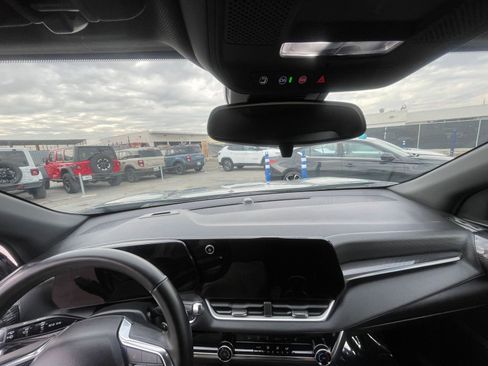 Used 2025 Chevrolet Equinox LT image 33