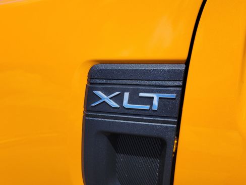 New 2026 Ford Maverick XLT w/ XLT Luxury Package FWD image 7