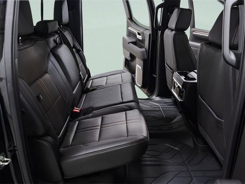 Used 2025 Chevrolet Silverado 1500 High Country w/ Midnight Edition image 32