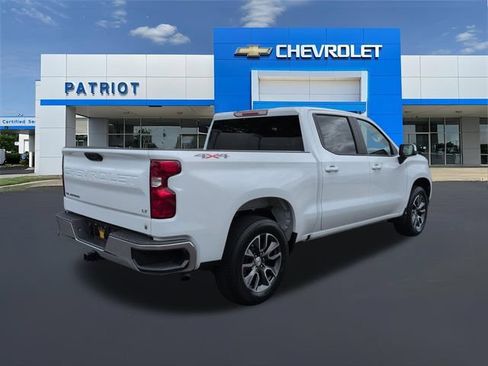 Used 2023 Chevrolet Silverado 1500 LT AWD/4WD image 10