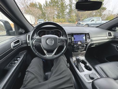 Used 2019 Jeep Grand Cherokee Limited X image 18
