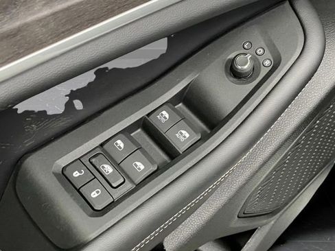 New 2025 Jeep Grand Cherokee L Limited w/ Black Appearance Package image 32