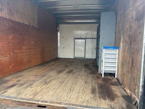 Used 2017 Chevrolet Express 3500 w/ Chrome Appearance Package image 13