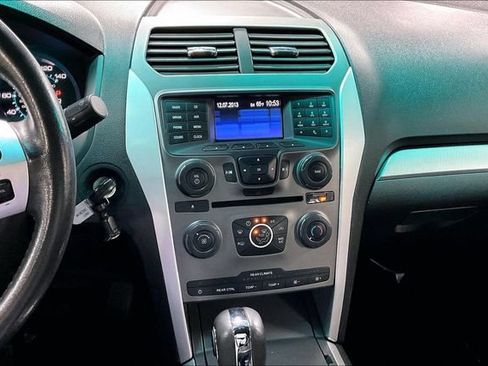 Used 2013 Ford Explorer XLT FWD image 4