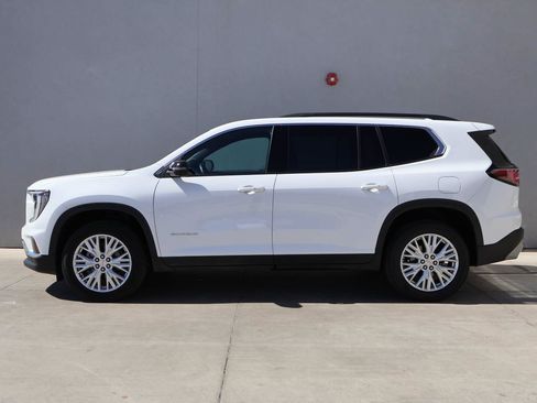 Used 2024 GMC Acadia Elevation FWD image 2