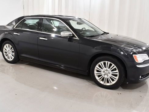 Used 2014 Chrysler 300 C w/ Harman/Kardon Audio Group image 5