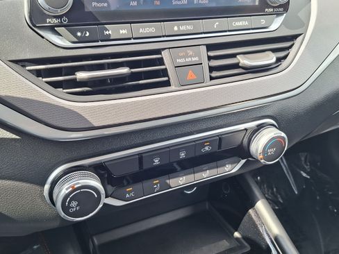 Used 2025 Nissan Altima 2.5 SR FWD image 15