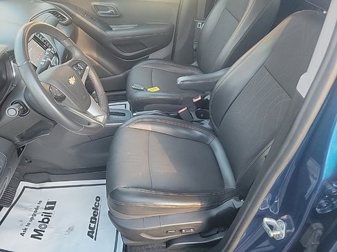 Used 2020 Chevrolet Trax LT w/ LT Convenience Package image 21