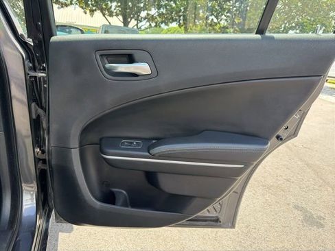 Used 2019 Dodge Charger SXT w/ Leather Interior Group RWD image 12