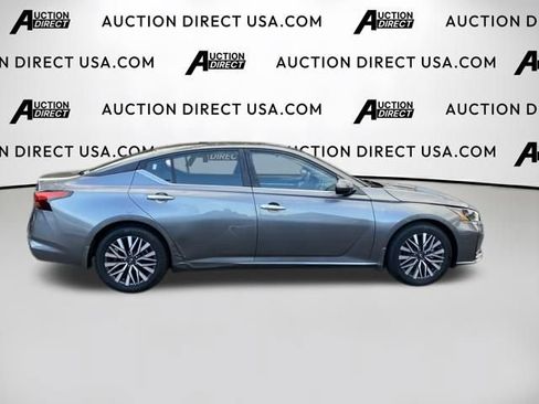 Used 2023 Nissan Altima 2.5 SV FWD image 24
