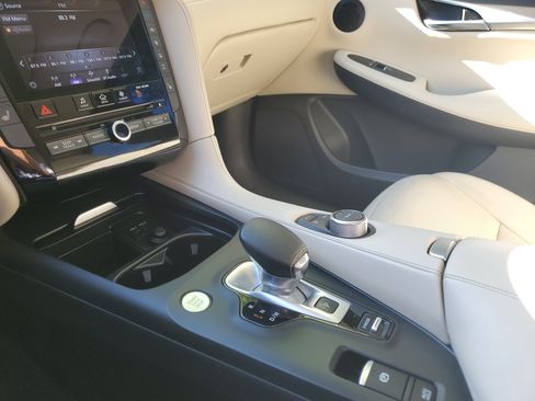 Used 2022 INFINITI QX50 Luxe FWD image 26