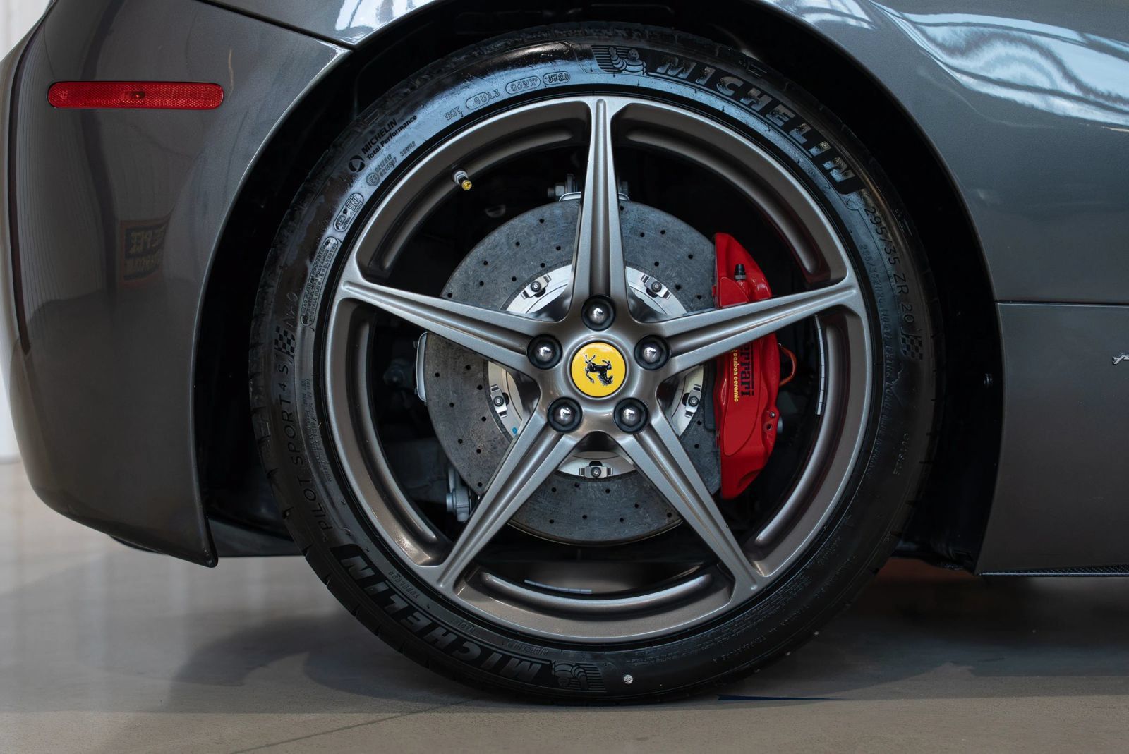 Used 2013 Ferrari 458 Spider RWD image 16