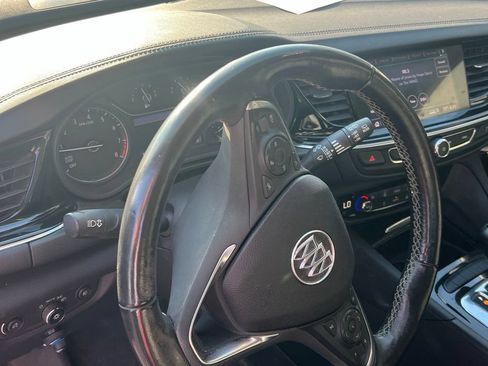 Used 2018 Buick Regal Essence AWD/4WD image 18