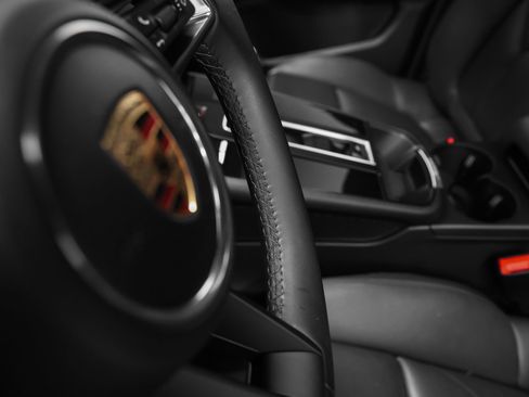 Used 2023 Porsche Macan image 31