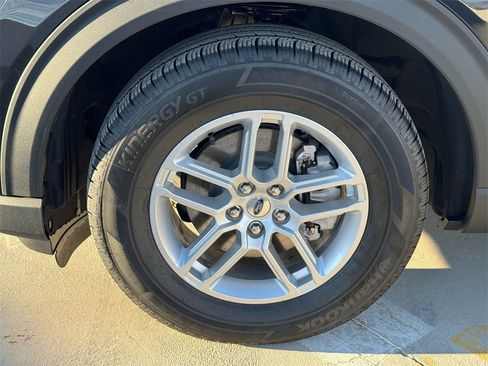 New 2026 Ford Explorer Active image 7