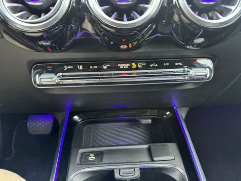 Used 2024 Mercedes-Benz GLB 250 4MATIC image 28